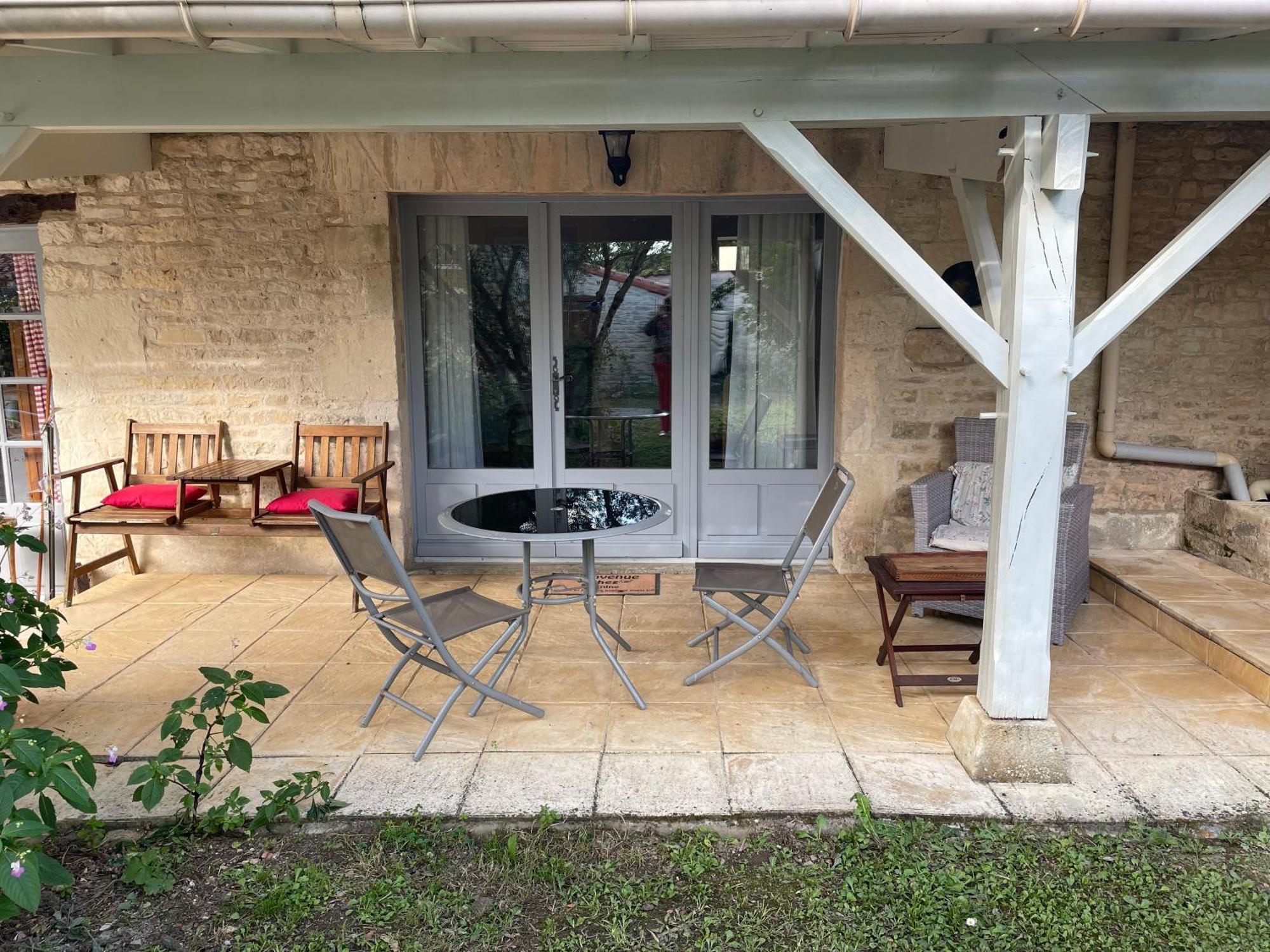 Sous L Olivier Apartment Tusson Ngoại thất bức ảnh